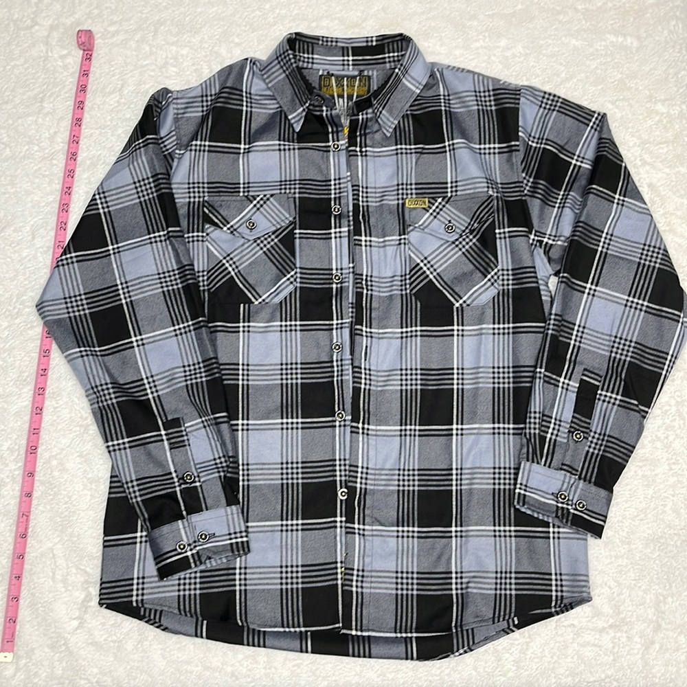 Mens Dixxon flannel size large. Black and gray